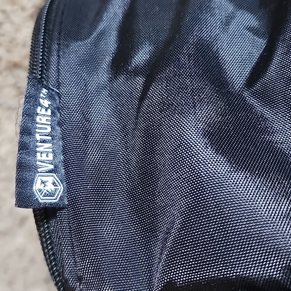 EUC Venture4th: Travel Hanging Toiletry Bag, black nylon, unisex - Picture 10 of 11
